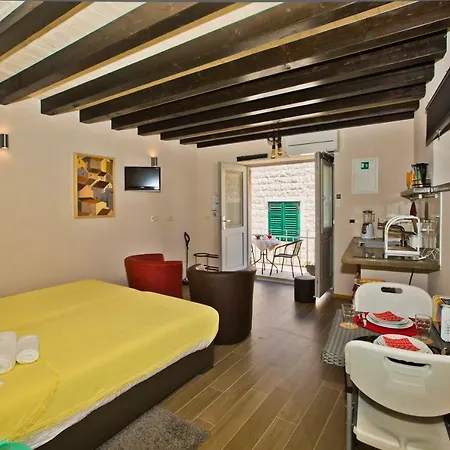 Apartment St. Stephen's Square