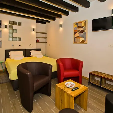 St. Stephen's Square *